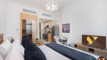 Luxury Studio, Balcony, City View