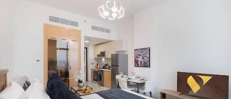 Studio Cao cấp, ban công, quang cảnh thành phố | Bộ trải giường bằng vải cotton Ai Cập, bộ đồ giường cao cấp