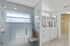 Shower - Luxury Pool Home Near Tarpon Point (Cape Coral)