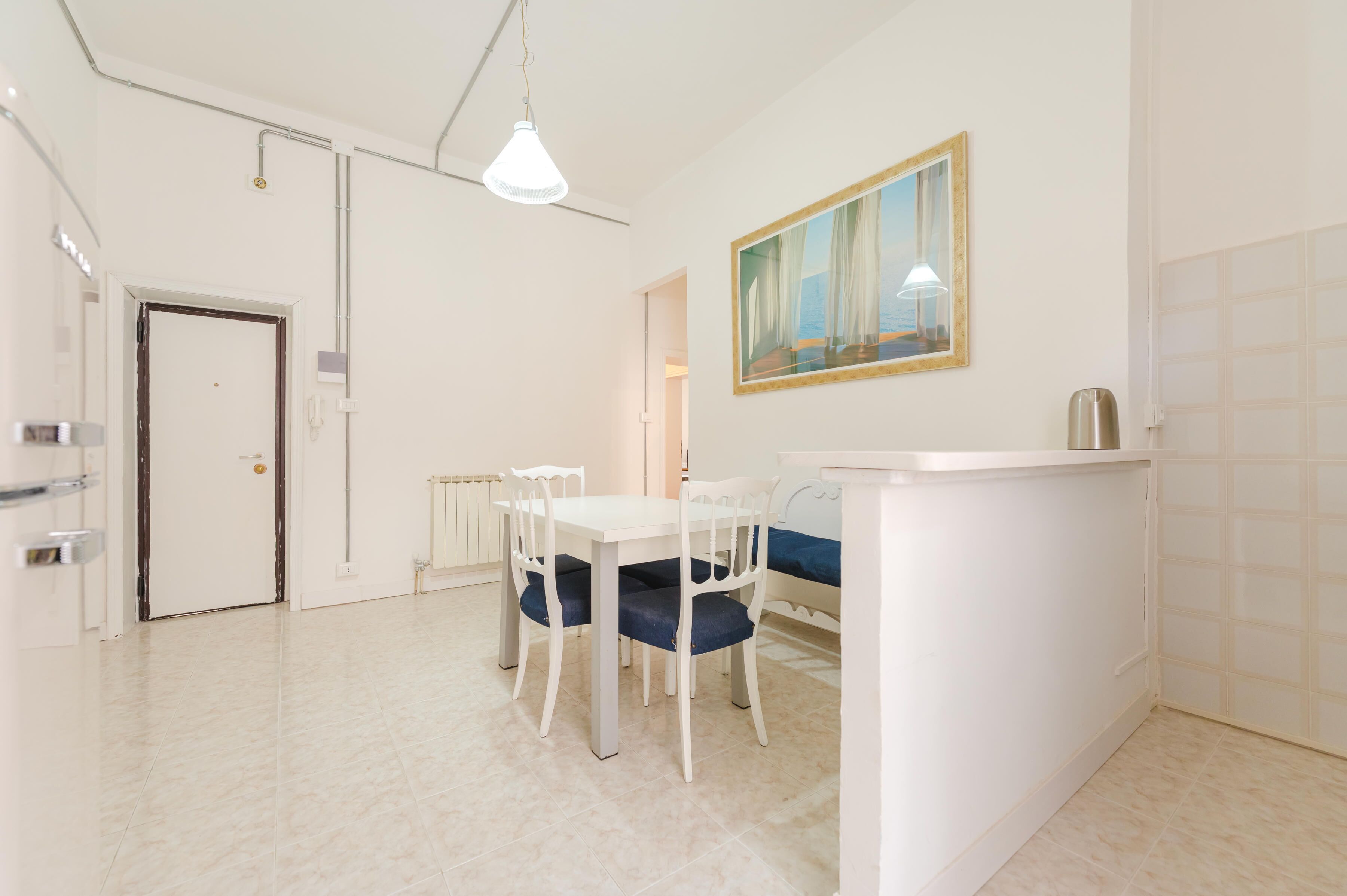 Apartment, Balkon, Blick auf den Innenhof | Eigene Küche