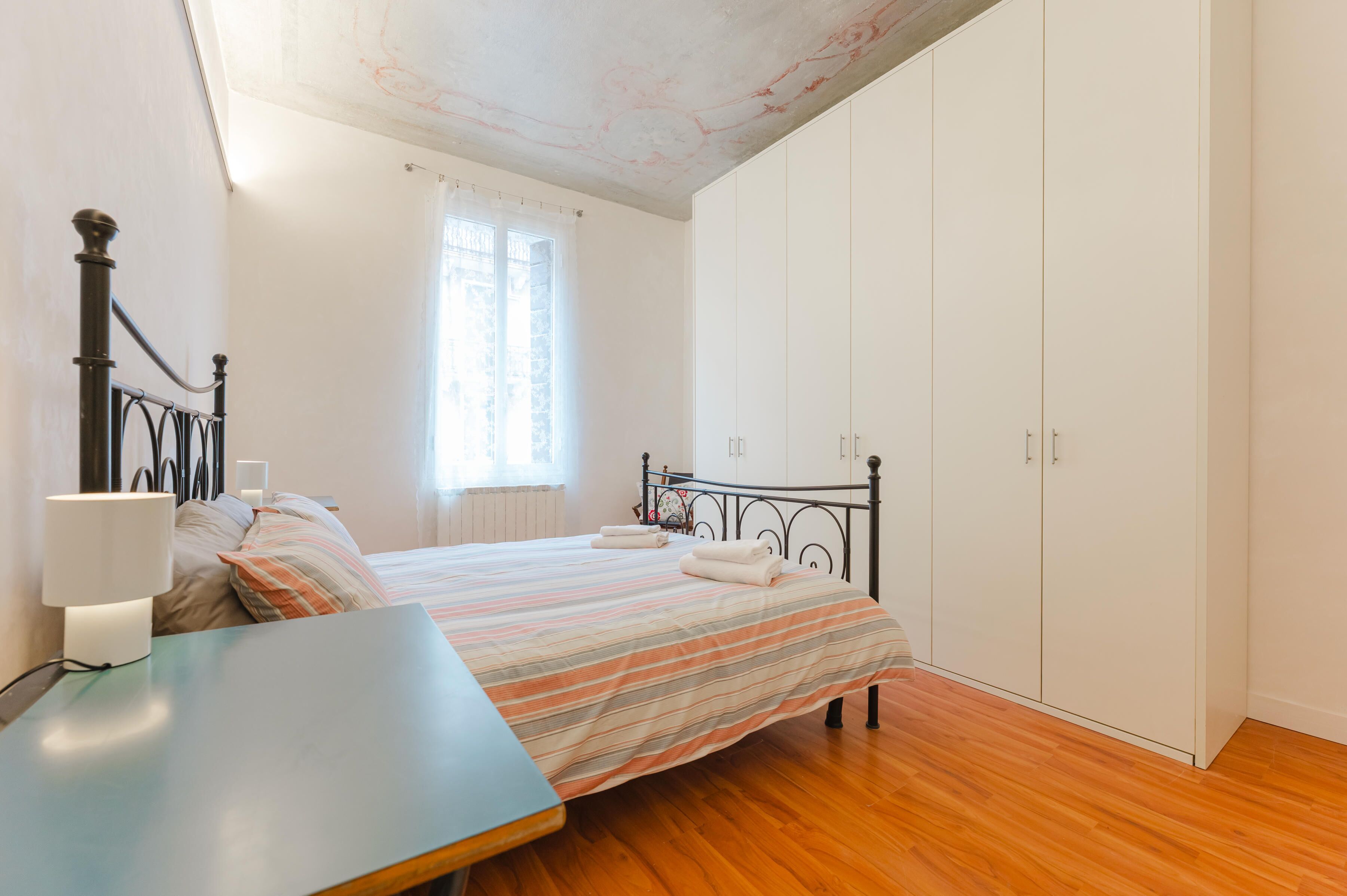 Apartemen, balkon, pemandangan halaman