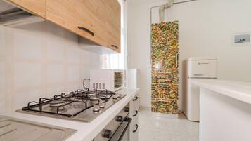 Appartement, balkon, uitzicht op binnenplaats | Privékeuken