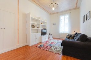 Apartment, Balcony, Courtyard View | Living area - Elisa's Flat - 5 min from Train Station  (Mestre)