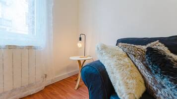 Apartemen, balkon, pemandangan halaman | Interior