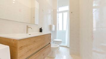 Apartment, Balcony, Courtyard View | Bathroom