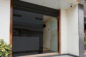 Exterior - Classic With Balcony Super Hotel O Mysore (Mysore)