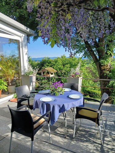 Wohnung für 2 Personen in einem Einfamilienhaus mit Garten in Aussichtssüdlage.