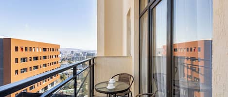 Apartment, City View | Outdoor dining