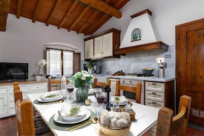 Dining - Apartment with Garden and Jacuzzi in Mugello (Barberino di Mugello)