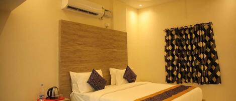 Deluxe Double Room, Balcony, City View