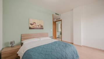 Departamento superior, balcón, vista al patio