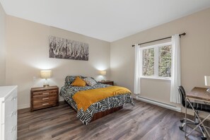 Room - ALPAGE-SUR-SAINT-LAURENT (Petite-Rivière-Saint-François)