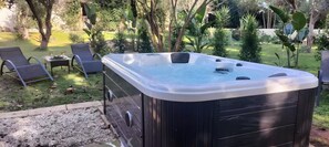 Outdoor spabad