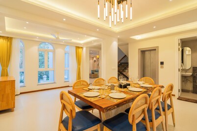ELIVAAS Solace Teal 5 BHK Villa