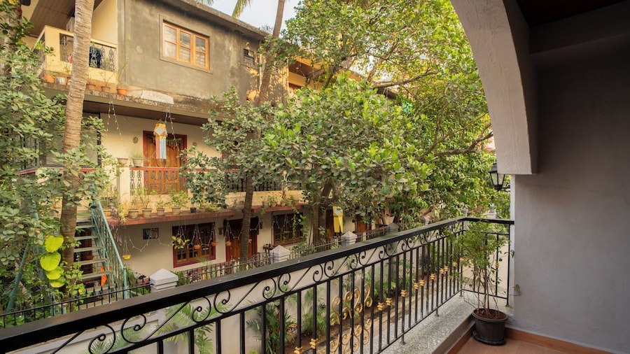 ELIVAAS Solace Teal 5 BHK Villa