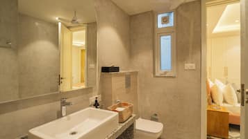 Villa | Baño | Regadera, amenidades de baño gratuitas, toallas, jabón