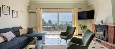 Superior-Apartment, Meerblick | Wohnbereich
