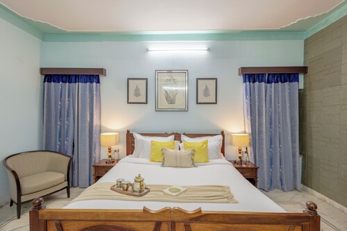 Alaya Stays Abhimanyu Mansion Topaz 2BHk
