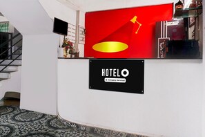 House | Reception - Classic With Twin Bedspot Light Lodging (Pune)