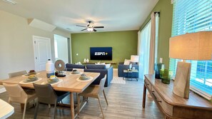 Dining - Brand New Home at Reunion Resort - Near Disney (Kissimmee)