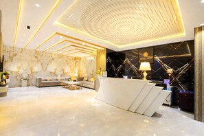 Lobby sitting area - OPO Horizon Vertu (New Delhi)