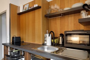 Private kitchen - Apartment "Armer Poet" with Shared Garden and Wi-Fi (Vogtsburg im Kaiserstuhl)