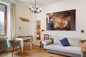 Living area - Apartment "Armer Poet" with Shared Garden and Wi-Fi (Vogtsburg im Kaiserstuhl)