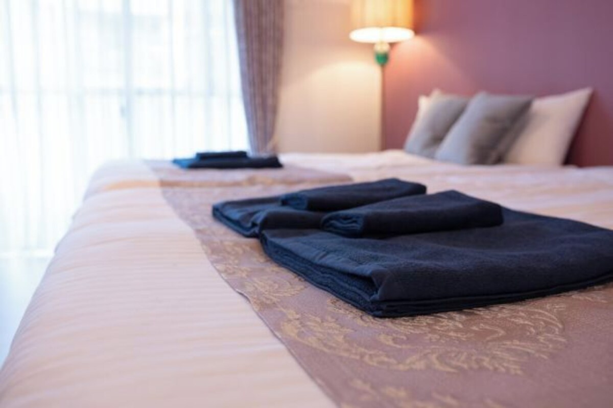 In-room safe, desk, laptop workspace, soundproofing