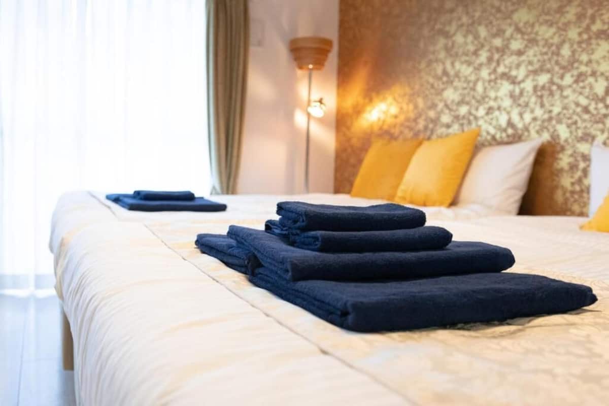 Deluxe Apartment, Lanai, City View