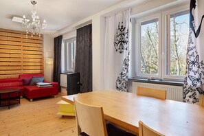 Dining - Apartment “Weinbergblick” with Balcony and Wi-Fi (Vogtsburg im Kaiserstuhl)