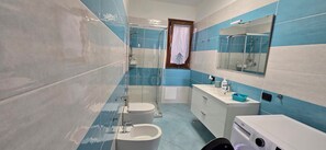 Bathroom - Vrbo Property (Palinuro)