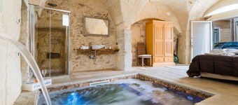 Suite 'La Limesa' Corte Cochlea with Panoramic Terrace, Indoor Pool, Wi-Fi & AC