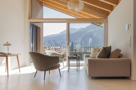 Living area. Design21 Large chalet - 5 bedrooms, 5 bathrooms, hot tub & mountain view