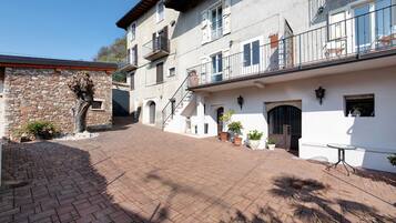 Esterni