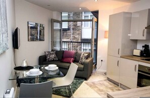 Room - Modern Studio Apartment 1 in Bradford City (Bradford)