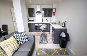 House, Smoking | 1 bedroom - Bradford City Victorian Mill Escape Apartment 3 (Bradford)