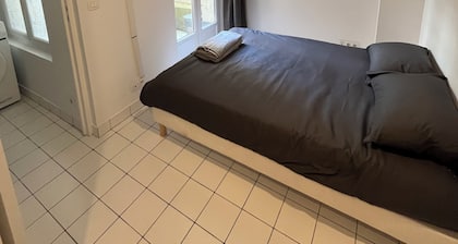 Cosy and chic studio Paris