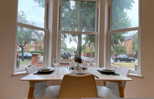 Charming Bedford Apartment 1 Near Bedford Park