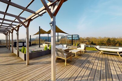 Luxury Stevenage North Central Apartment Business Leisure