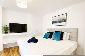 Apartment | 2 bedrooms - De Pary 2 Modern Bedford Apartment- Near Town Centre (Bedford)