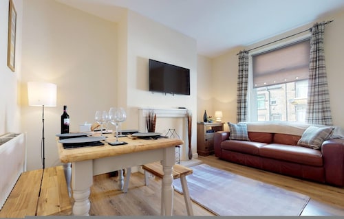 Spacious 3BR Westminster Stay