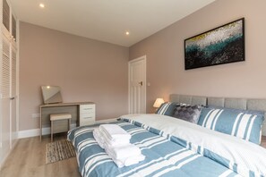 Apartment - Buckingham House - Spacious 3-bedroom (Morecambe)