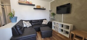 TV - 5 minutes' walk to the arena 🏛️ | Cozy family apartment + parking space & loggia (Pula)