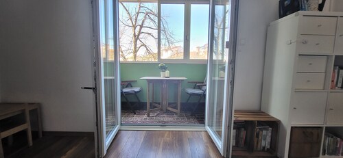 5 minutes' walk to the arena 🏛️ | Cozy family apartment + parking space & loggia