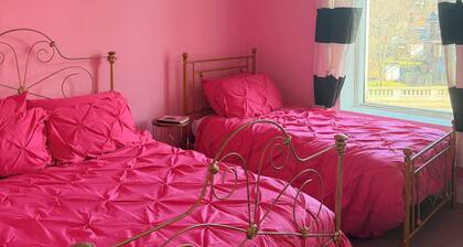 Beautiful Creekside loft over Historic Mannington