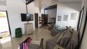 House, 3 Bedrooms, Smoking | Living room