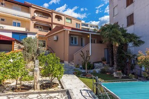 Exterior - Attic apartment with WiFi, air conditioning and private parking space (Crikvenica)