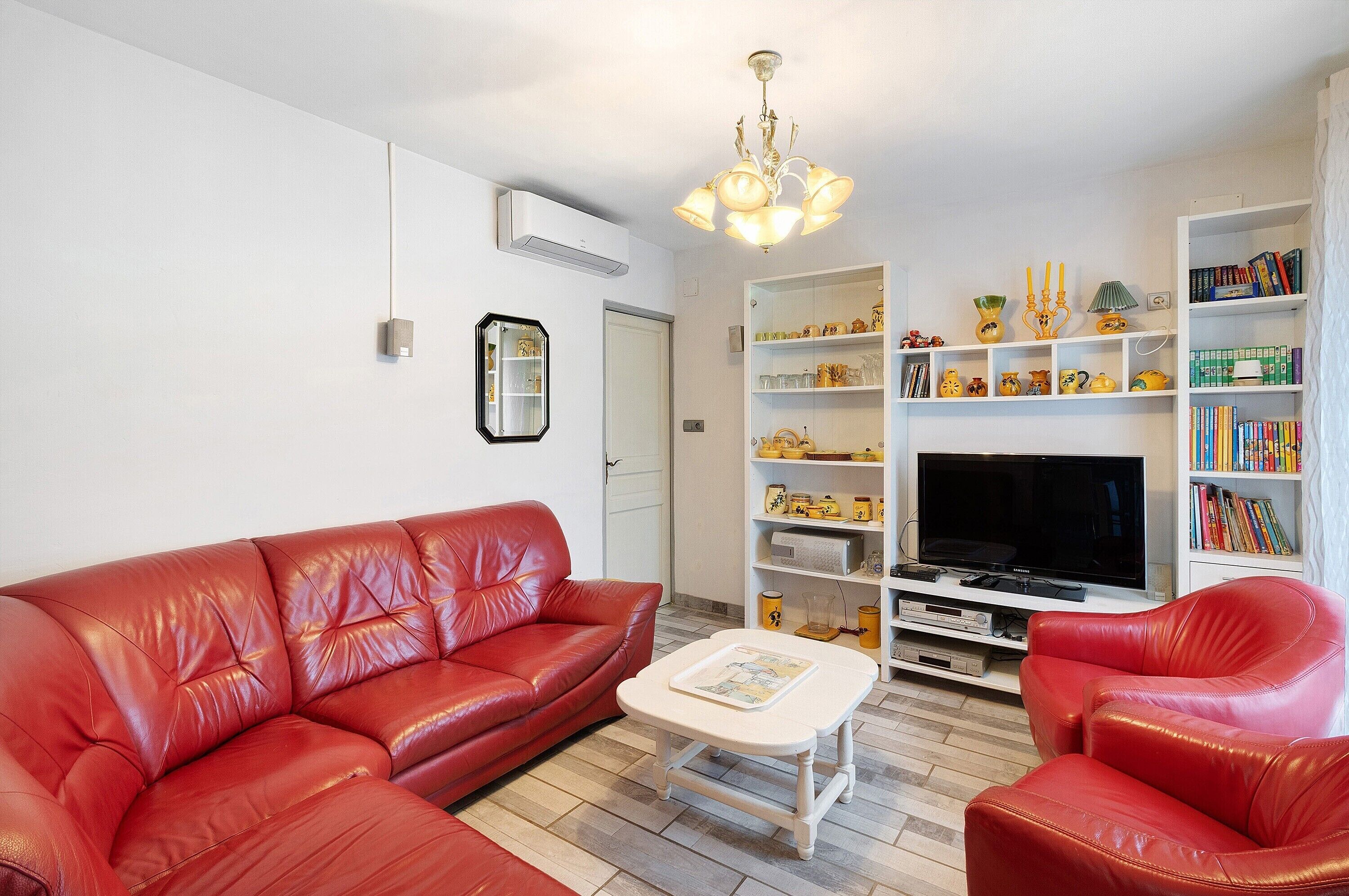 TV, lettore DVD, impianto stereo