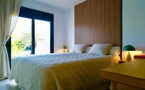 2 bedrooms, desk, iron/ironing board, WiFi - Casa Salina del Sol – Private Pool & Terrace (San Pedro del Pinatar)