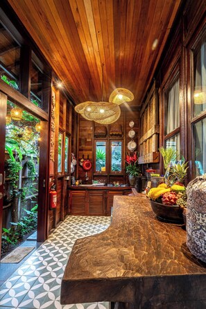 Maison, 2 chambres, piscine privée, vue jardin | Restauration